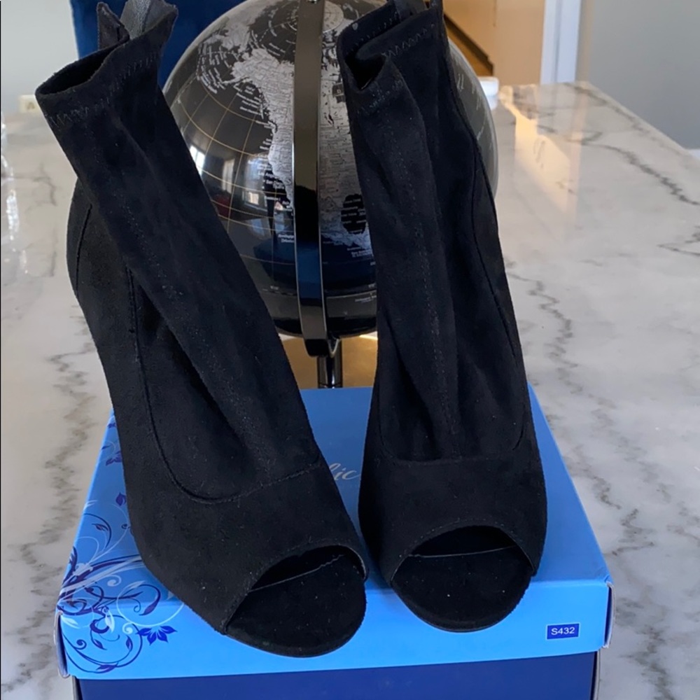 Open toe short heeled stilettos